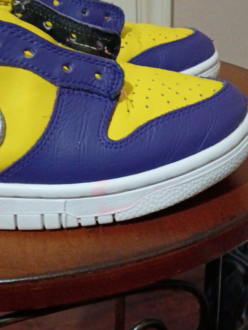 Women's Nike Dunk Low Yellow Purple Lakers Dunk Size 8.5 Los Angeles - Picture 4 of 15